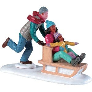 Lemax Vianočná dekorácia Family Snow Day 6,7 x 9,5 x 3,8 cm
