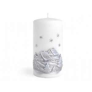 Artman Candles Vianočná sviečka CHALÚPKY V ZIME valec biela pr. 7 x 14 cm
